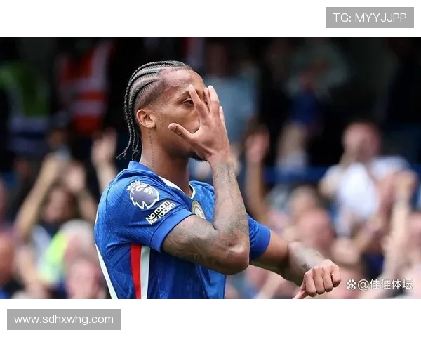 球迷热议，利物浦后卫罗宾逊的惊人表现